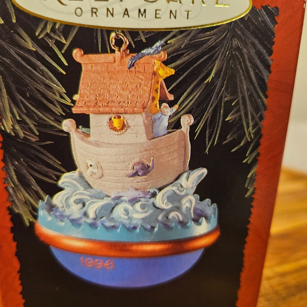 NIB vintage Hallmark Keepsake Ornament 1996 Jolly Wolly‎ Ark Ken Crow Noah's Ark - Picture 3 of 10